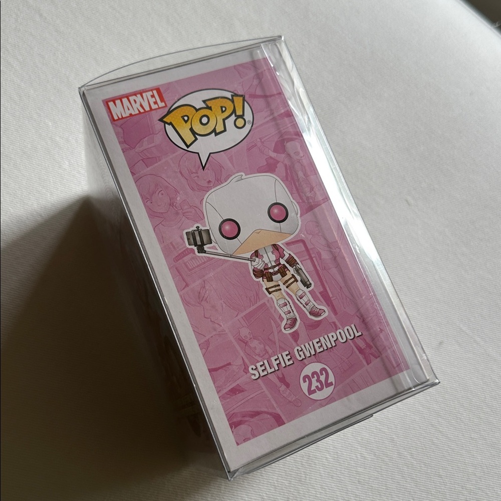 GwenPool Marvel Funko Pop 232 - Picture 4 of 5